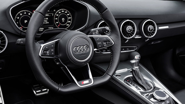 Audi TT volant et interface classique