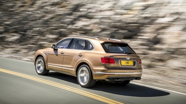 Bentley Bentayga - Bronze - 3/4 arrière gauche dynamique