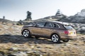 Bentley Bentayga - Bronze - Profil gauche dynamique, 4x4