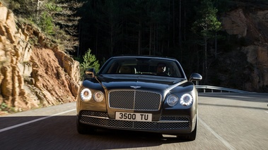 Bentley Continental Flying Spur II marron face avant travelling
