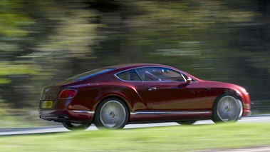 Bentley Continental GT Speed bordeaux 3/4 arrière droit filé penché