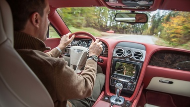 Bentley Continental GT Speed bordeaux intérieur travelling