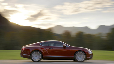 Bentley Continental GT Speed bordeaux profil travelling