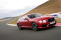 Bentley Continental GT V8 rouge 3/4 avant droit travelling penché 2