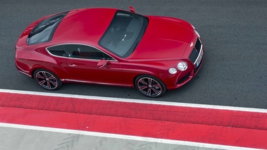 Bentley Continental GT V8 rouge 3/4 avant droit vue de haut