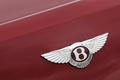 Bentley Continental GT V8 rouge logo coffre