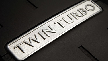 Bentley Continental GT V8 rouge logo moteur 2