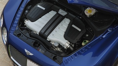Bentley Continental GTC 2011 bleu moteur