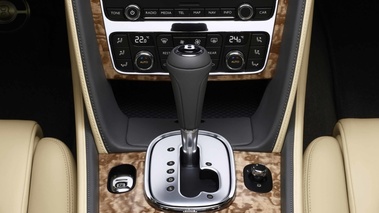 Bentley Continental GTC 2011 gris console centrale debout