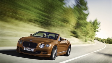 Bentley Continental GTC Speed 2015 - orange - 3/4 avant gauche dynamique