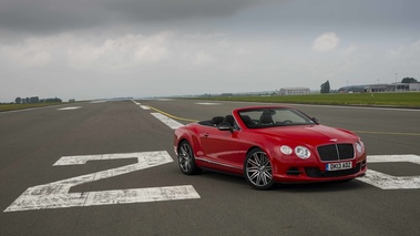 Bentley Continental GTC Speed rouge 3/4 avant droit 2