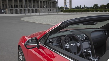 Bentley Continental GTC Speed rouge intérieur 2
