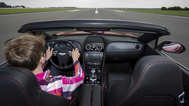 Bentley Continental GTC Speed rouge intérieur travelling