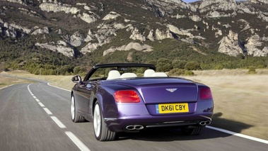 Bentley Continental GTC V8 violet 3/4 arrière gauche travelling