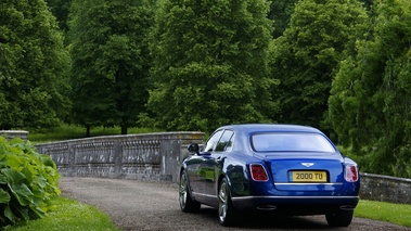 Bentley Mulsanne bleu 3/4 arrière gauche
