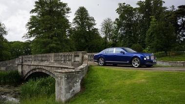 Bentley Mulsanne bleu 3/4 avant droit 2