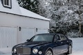 Bentley Mulsanne bleu 3/4 avant gauche debout