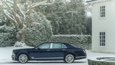 Bentley Mulsanne bleu profil