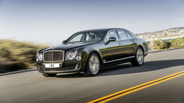 Bentley Mulsanne Speed - Noire - 3/4 avant gauche dynamique