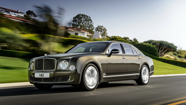 Bentley Mulsanne Speed - Noire - 3/4 avant gauche dynamique