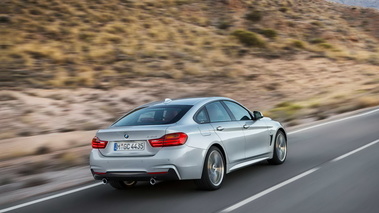 BMW 435i Gran Coupé - gris argent - 3/4 arrière droit dynamique