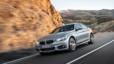 BMW 435i Gran Coupé - gris argent - 3/4 avant gauche dynamique