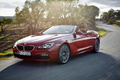 BMW 650i 2015 Cabrio - Rouge - 3/4 avant gauche dynamique