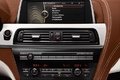 BMW 650i Gran Coupé marron console centrale debout