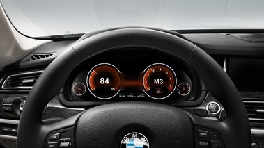 BMW 750Li MY2012 marron compteurs