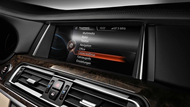 BMW 750Li MY2012 marron écran console centrale