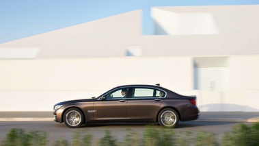 BMW 750Li MY2012 marron filé 2