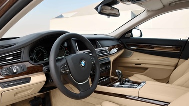 BMW 750Li MY2012 marron intérieur