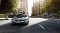 BMW i8 gris face avant travelling