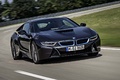 BMW i8 noir 3/4 avant droit travelling penché