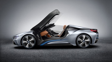 BMW i8 Spyder - grise - profil gauche, portes relevées