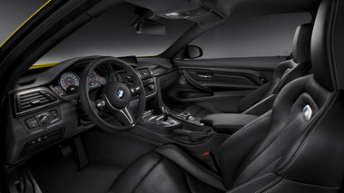 BMW M4 2014 - jaune - habitacle