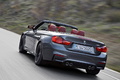 BMW M4 Cabrio 2014 - grise - 3/4 arrière gauche