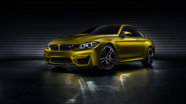 BMW M4 Concept - jaune or - 3/4 avant gauche