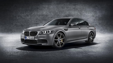 BMW M5 30 Jahre - 3/4 avant gauche