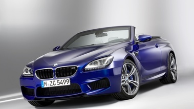 BMW M6 Cabrio - bleu - 3/4 avant gauche