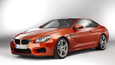 BMW M6 Coupé - orange - 3/4 avant gauche 2