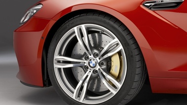 BMW M6 Coupé - orange - détail, jante