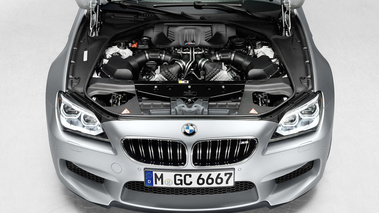 BMW M6 Gran Coupé - gris - moteur