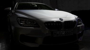 BMW M6 Gran Coupé - teaser - 3/4 avant droit