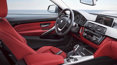 BMW Série 4 435i - Rouge - habitacle