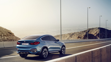 BMW X4 Concept - bleu - 3/4 arrière droit