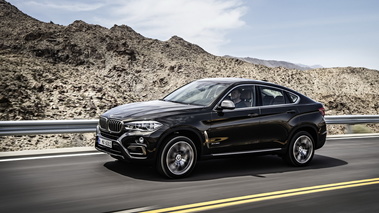 BMW X6 xDrive 50i 2014 - noir - 3/4 avant gauche