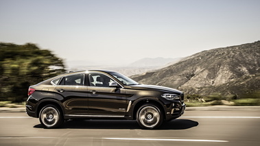 BMW X6 xDrive 50i 2014 - noir - profil droit dynamique