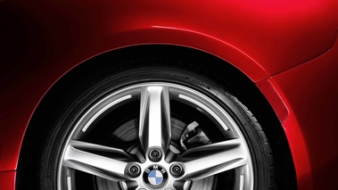 BMW Zagato Coupé rouge jante debout 2