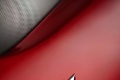 BMW Zagato Coupé rouge logo aile avant debout